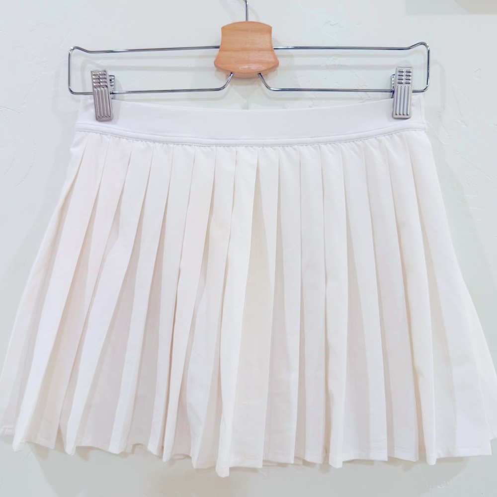 High-Rise Pleated Tennis Skirt- Sz 6 in White